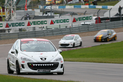 Anders Majgaard er stukket af i hans Peugeot 308.